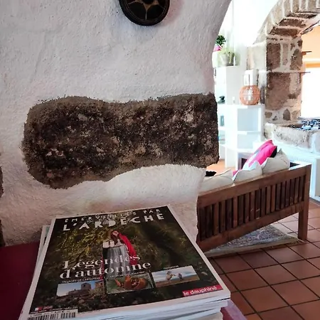 Le Relais Des Bouziges 3*