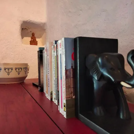 Le Relais Des Bouziges Couette-café 3*