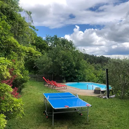 Le Relais Des Bouziges Bed and Breakfast
